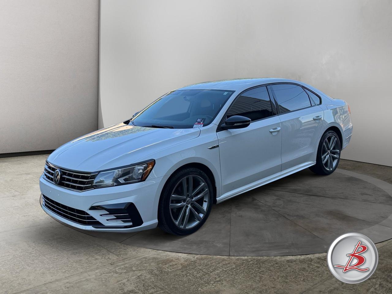 2018 Volkswagen PASSAT R-Line