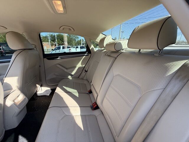 2018 Volkswagen Passat 2.0T R-Line Crestwood KY