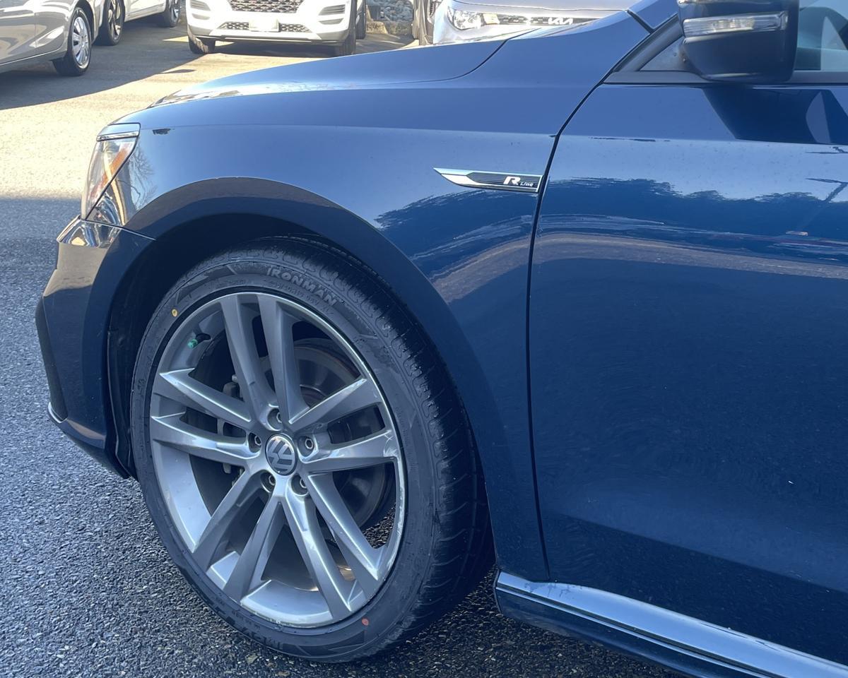 2018 Volkswagen Passat 2.0T R-Line Sedan 4D