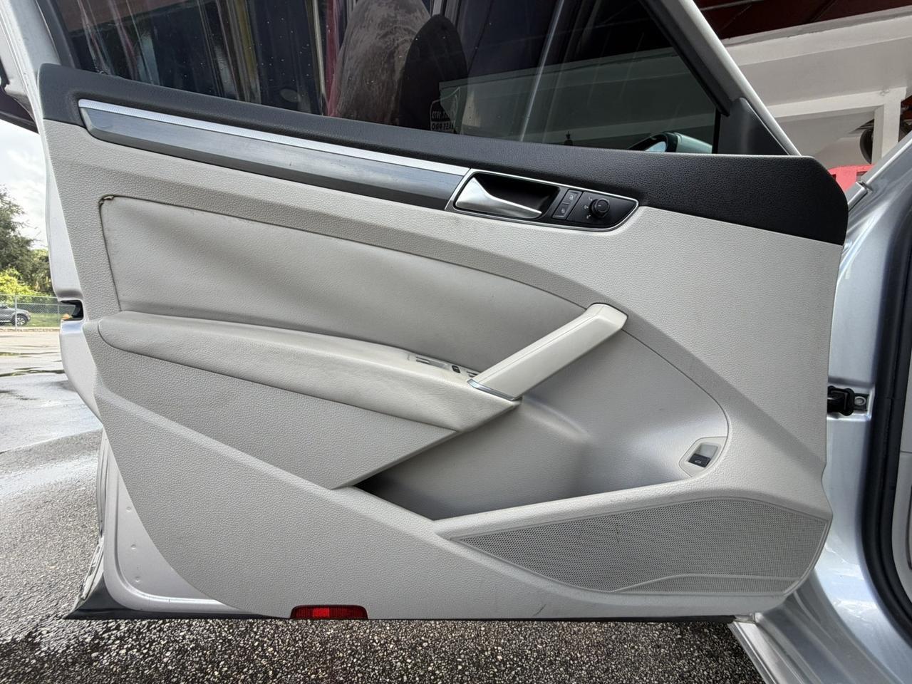 2018 Volkswagen Passat R-Line - Photo 27