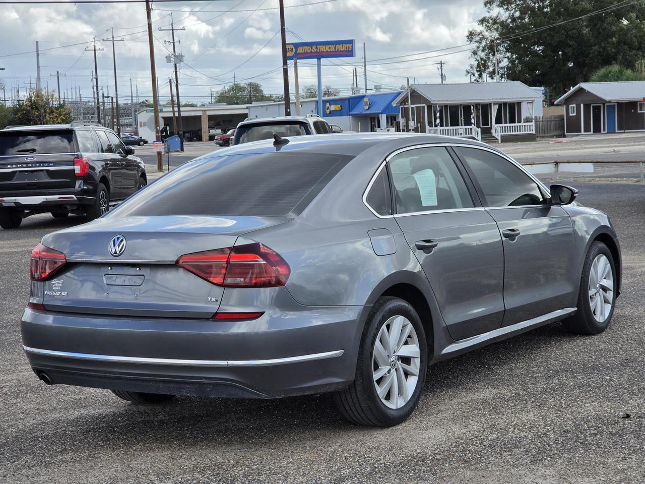 2018 Volkswagen Passat 2.0T SE Auto