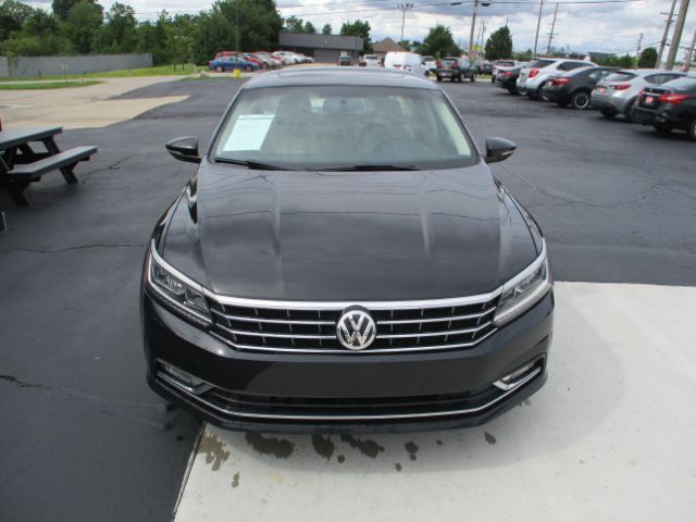 2018 Volkswagen Passat 2.0T SE