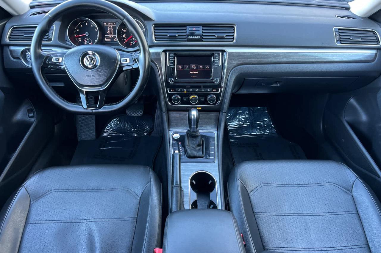 2018 Volkswagen Passat 2.0T SE