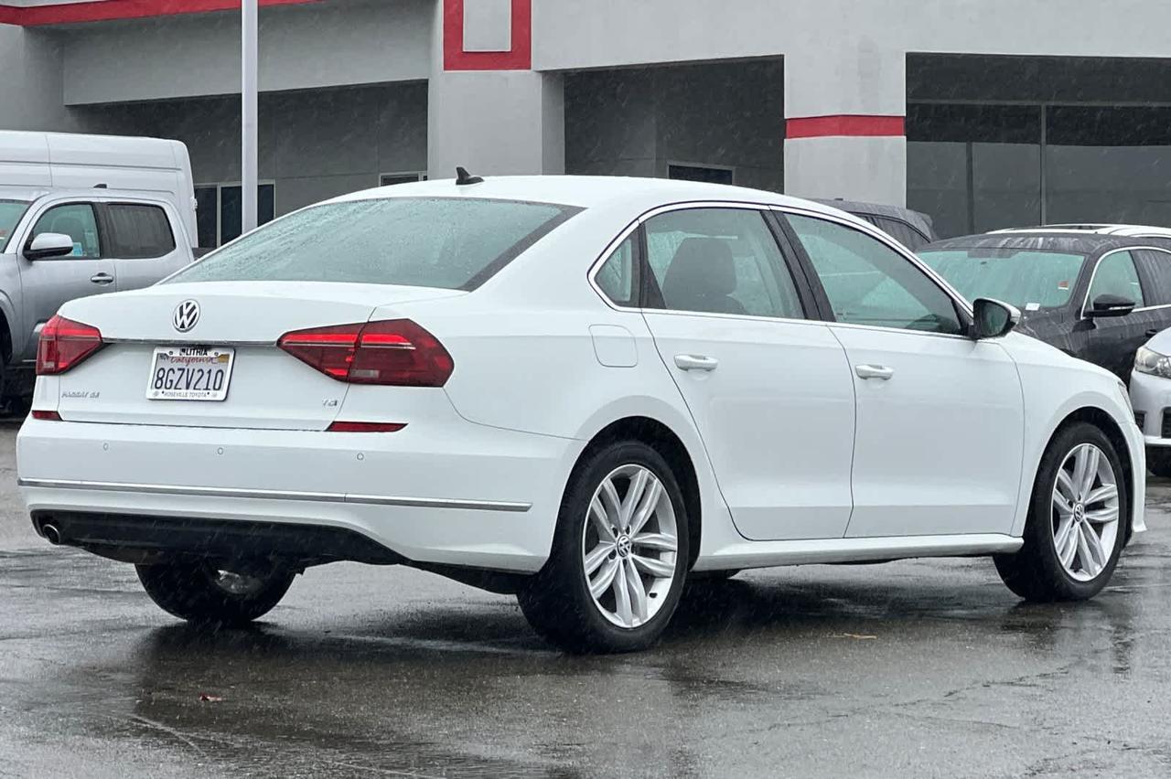 2018 Volkswagen Passat 2.0T SE w/Technology