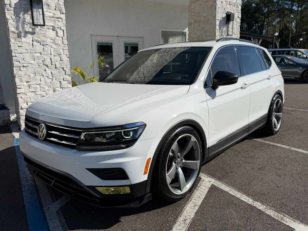 2018 Volkswagen Tiguan SE photo 3