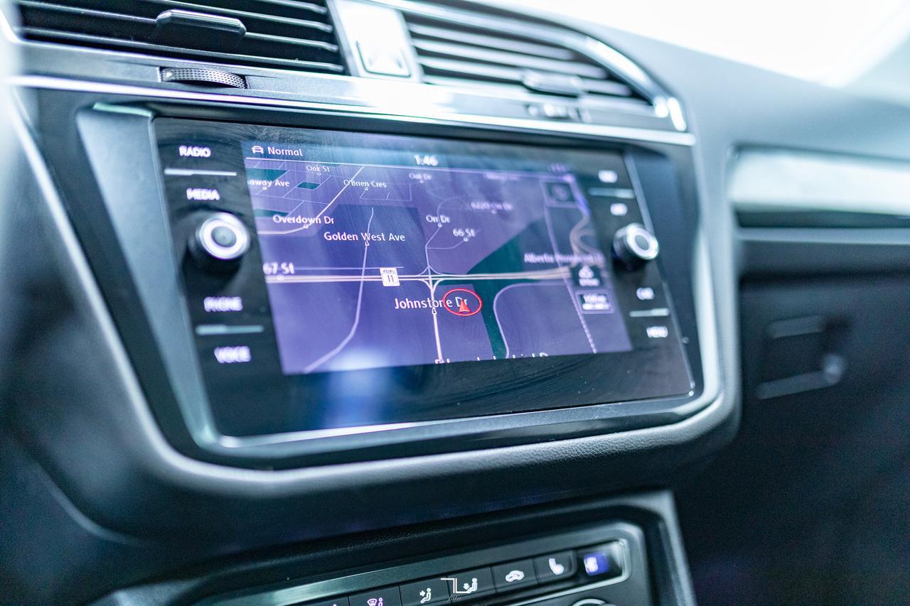 2018 Volkswagen Tiguan 4Motion Highline Leather Roof Nav BCam Red Deer AB