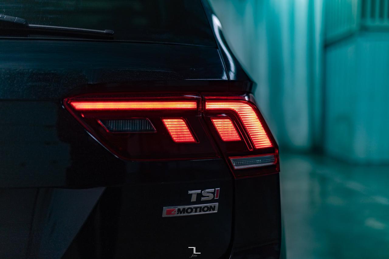 2018 Volkswagen Tiguan 4Motion Highline Leather Roof Nav BCam Red Deer AB