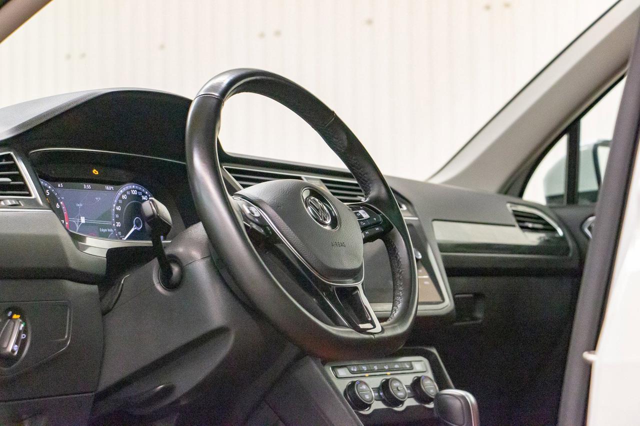 2018 Volkswagen Tiguan AWD Highline Leather Roof Nav Red Deer AB