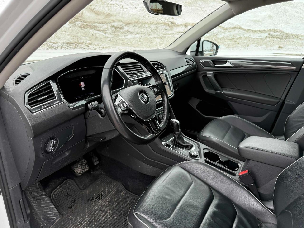 2018 Volkswagen Tiguan Highline PANOROOF ROOFRAILS FENDERAUDIO NOACCIDENT Toronto ON