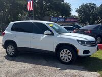 Volkswagen Tiguan S 2018