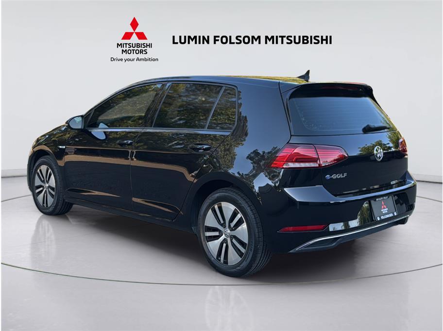 2018 Volkswagen e-Golf SE Hatchback Sedan 4D