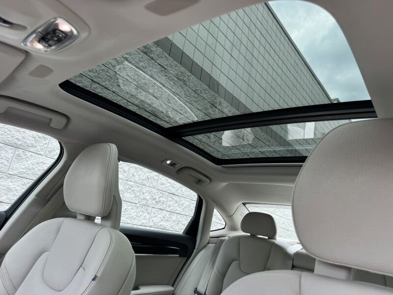 2018 Volvo S90 Momentum Willow Grove PA