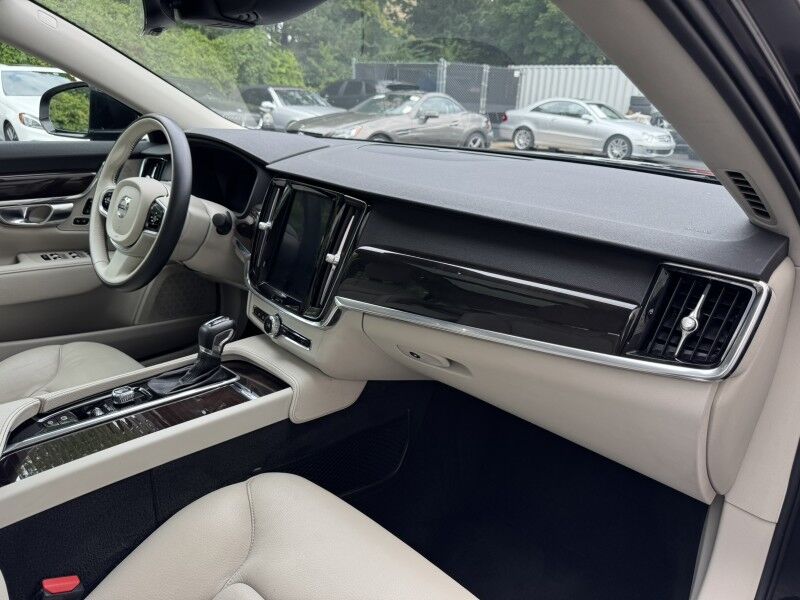 2018 Volvo S90 Momentum Willow Grove PA