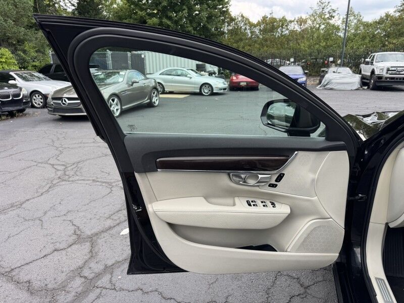 2018 Volvo S90 Momentum Willow Grove PA