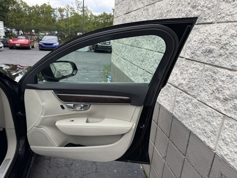 2018 Volvo S90 Momentum Willow Grove PA