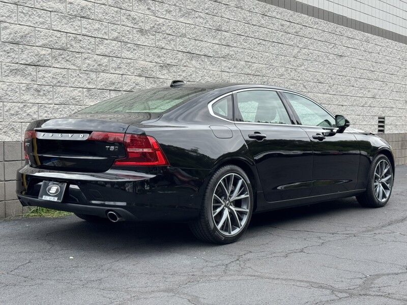 2018 Volvo S90 Momentum