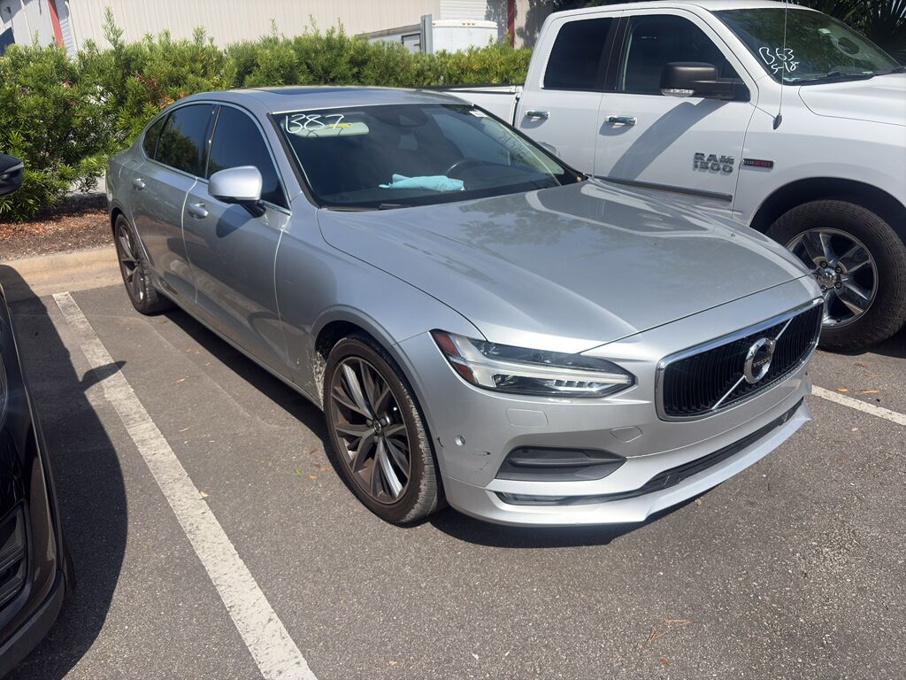 2018 Volvo S90 Momentum
