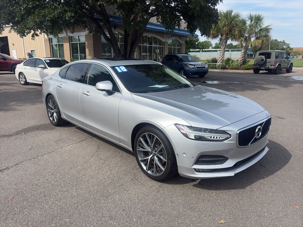 2018 Volvo S90 Momentum