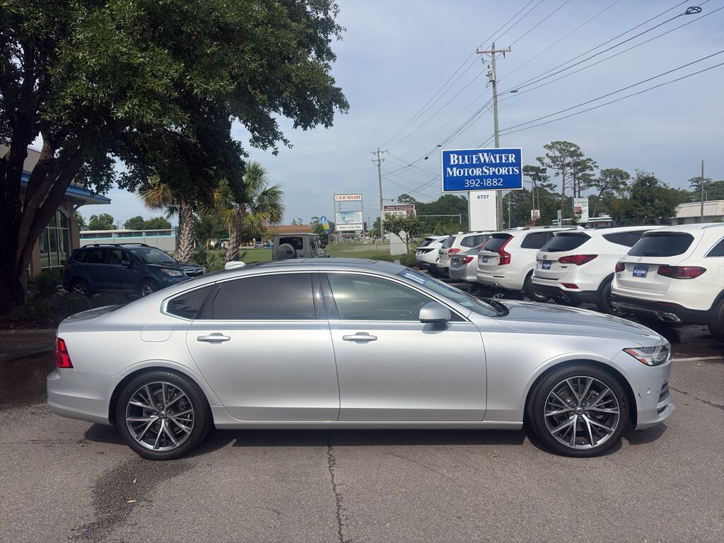 2018 Volvo S90 Momentum