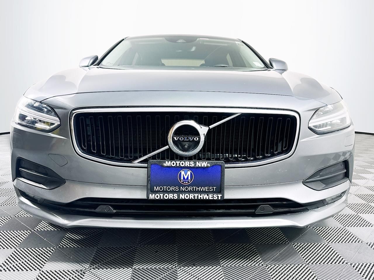 2018 Volvo S90 T6 Momentum