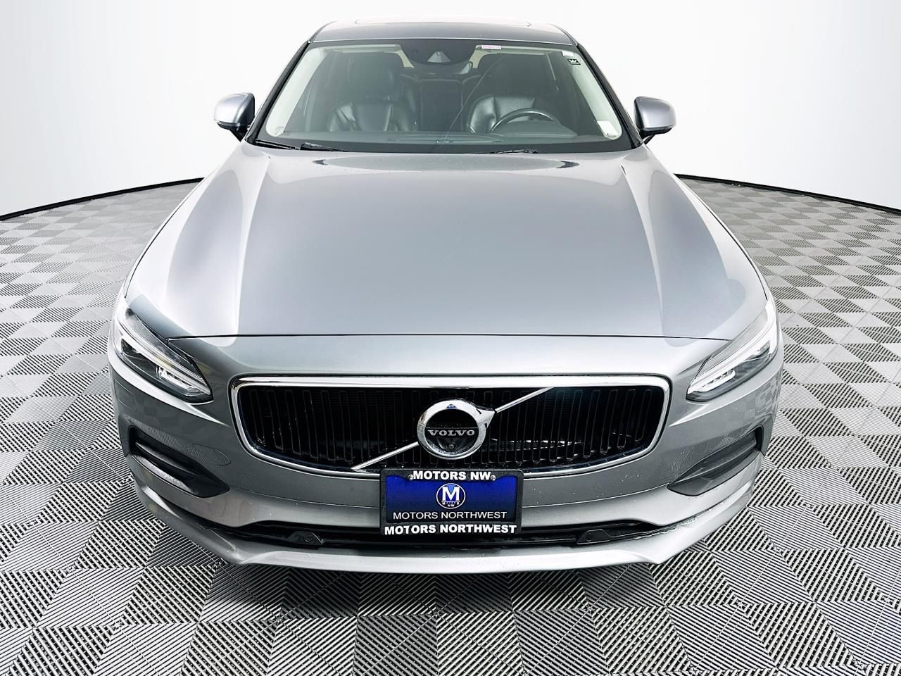 2018 Volvo S90 T6 Momentum
