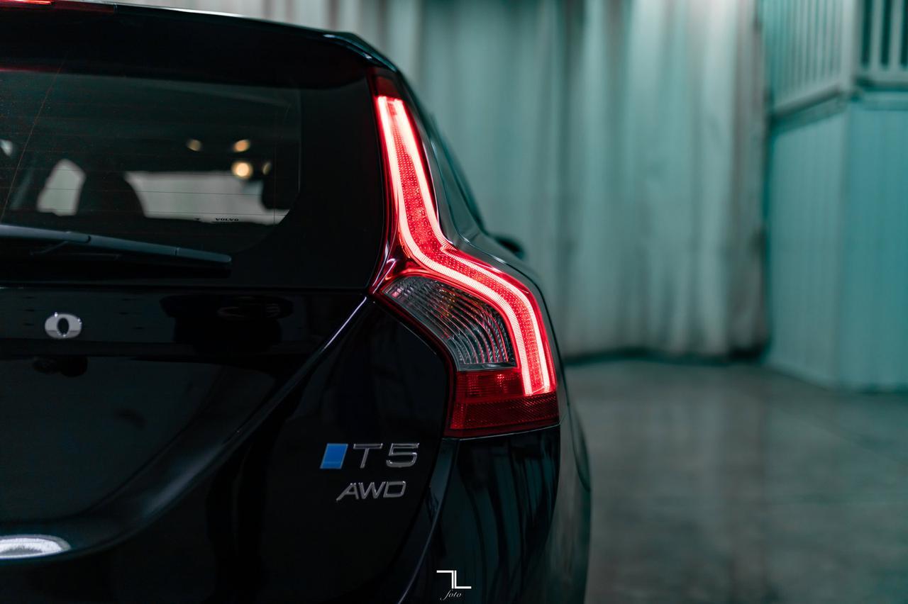 2018 Volvo V60 AWD T5 Dynamic Leather Roof Nav Red Deer AB