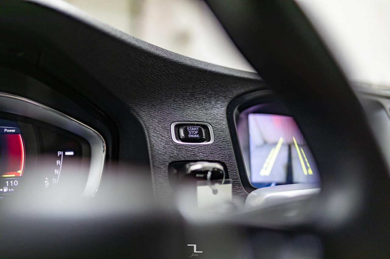 2018 Volvo V60 AWD T5 Dynamic Leather Roof Nav Red Deer AB