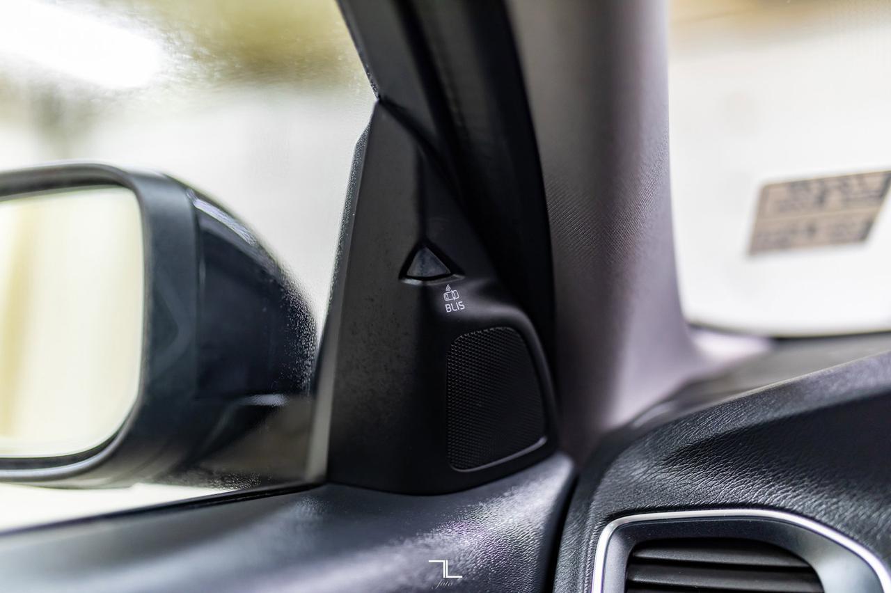 2018 Volvo V60 AWD T5 Dynamic Leather Roof Nav Red Deer AB