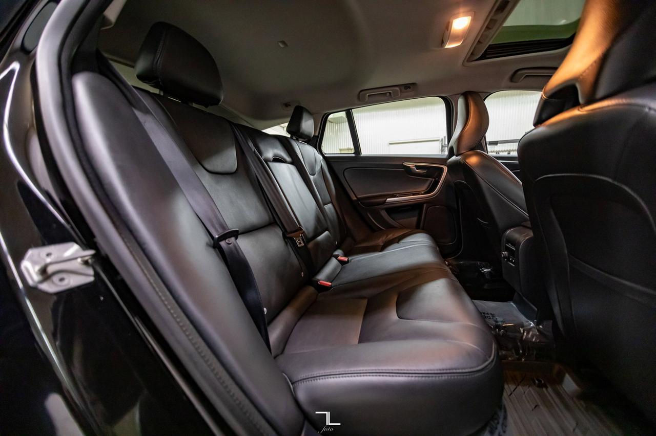 2018 Volvo V60 AWD T5 Dynamic Leather Roof Nav Red Deer AB