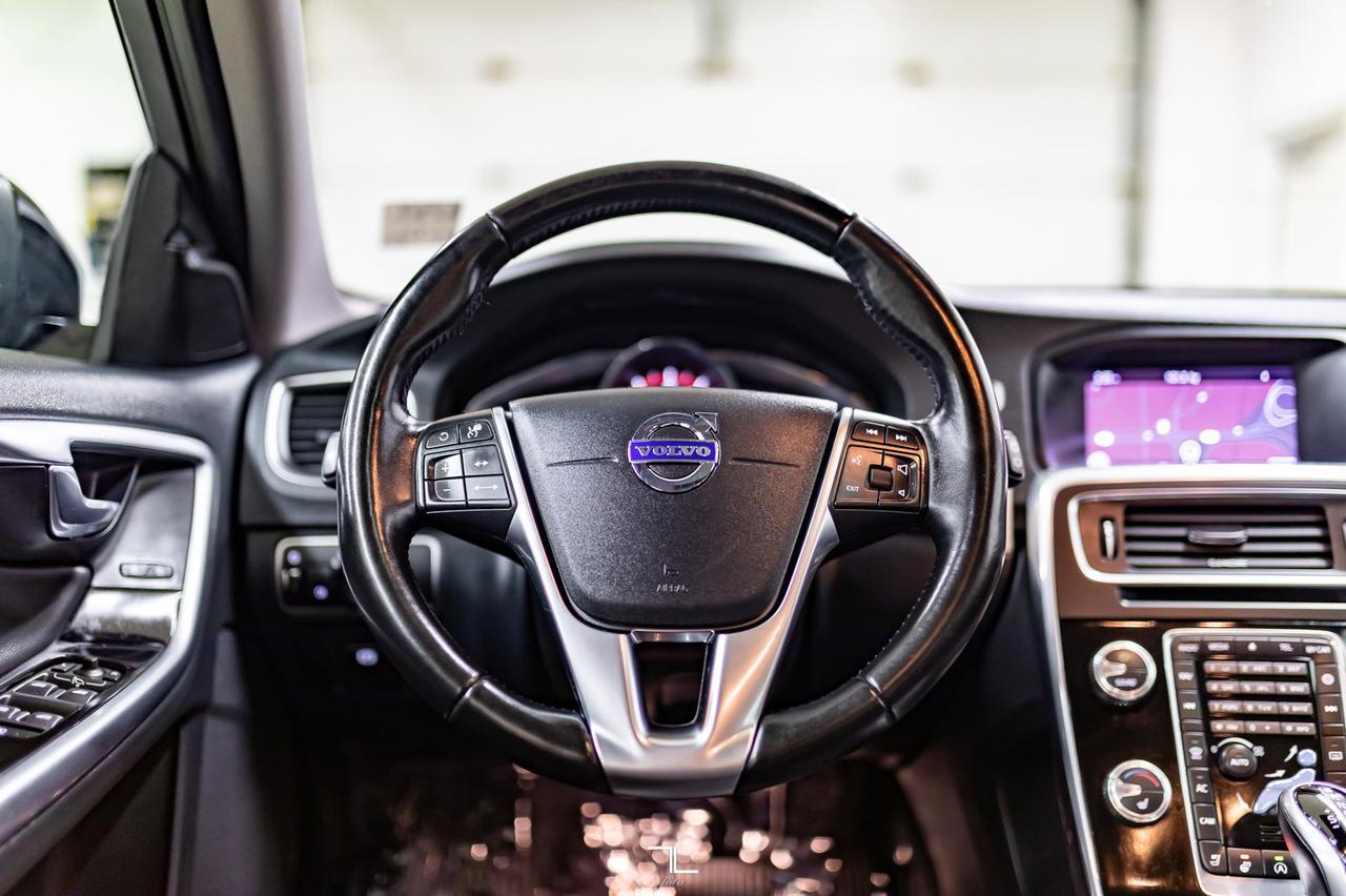 2018 Volvo V60 AWD T5 Dynamic Leather Roof Nav Red Deer AB