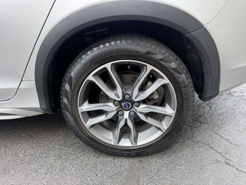 2018 Volvo V60 Cross Country  Willow Grove PA