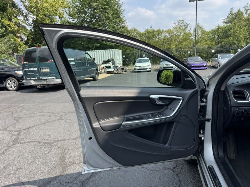 2018 Volvo V60 Cross Country  Willow Grove PA