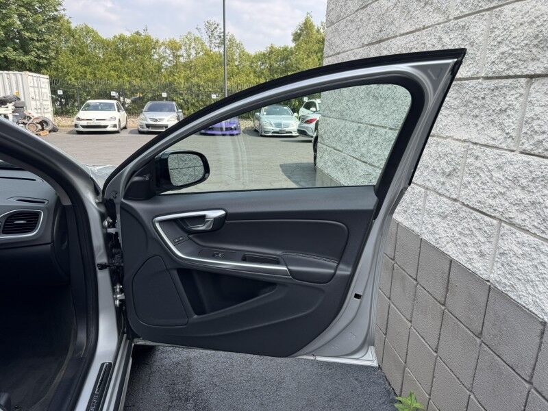 2018 Volvo V60 Cross Country  Willow Grove PA