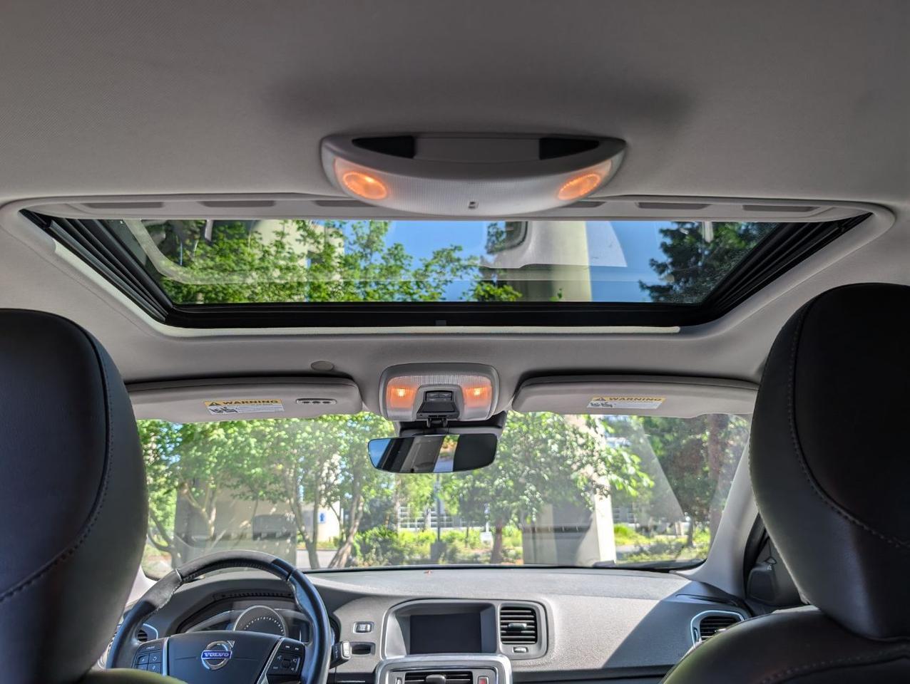 2018 Volvo V60 Cross Country T5 AWD | High Performance Audio, Blind Spot Information, Leather Heated Seats & Htd Wheel Portland OR