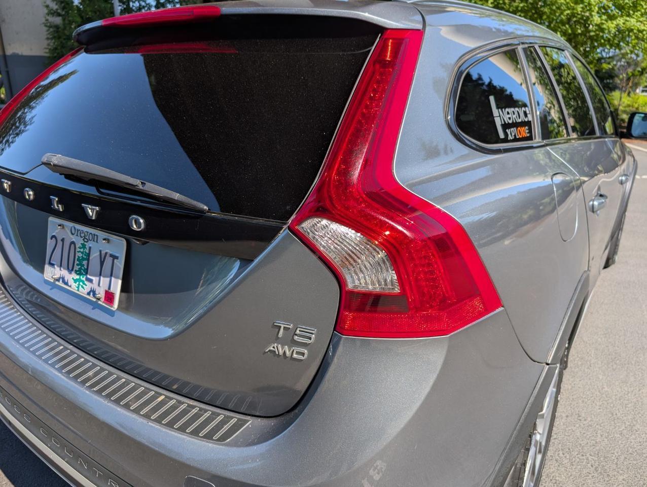 2018 Volvo V60 Cross Country T5 AWD | High Performance Audio, Blind Spot Information, Leather Heated Seats & Htd Wheel Portland OR