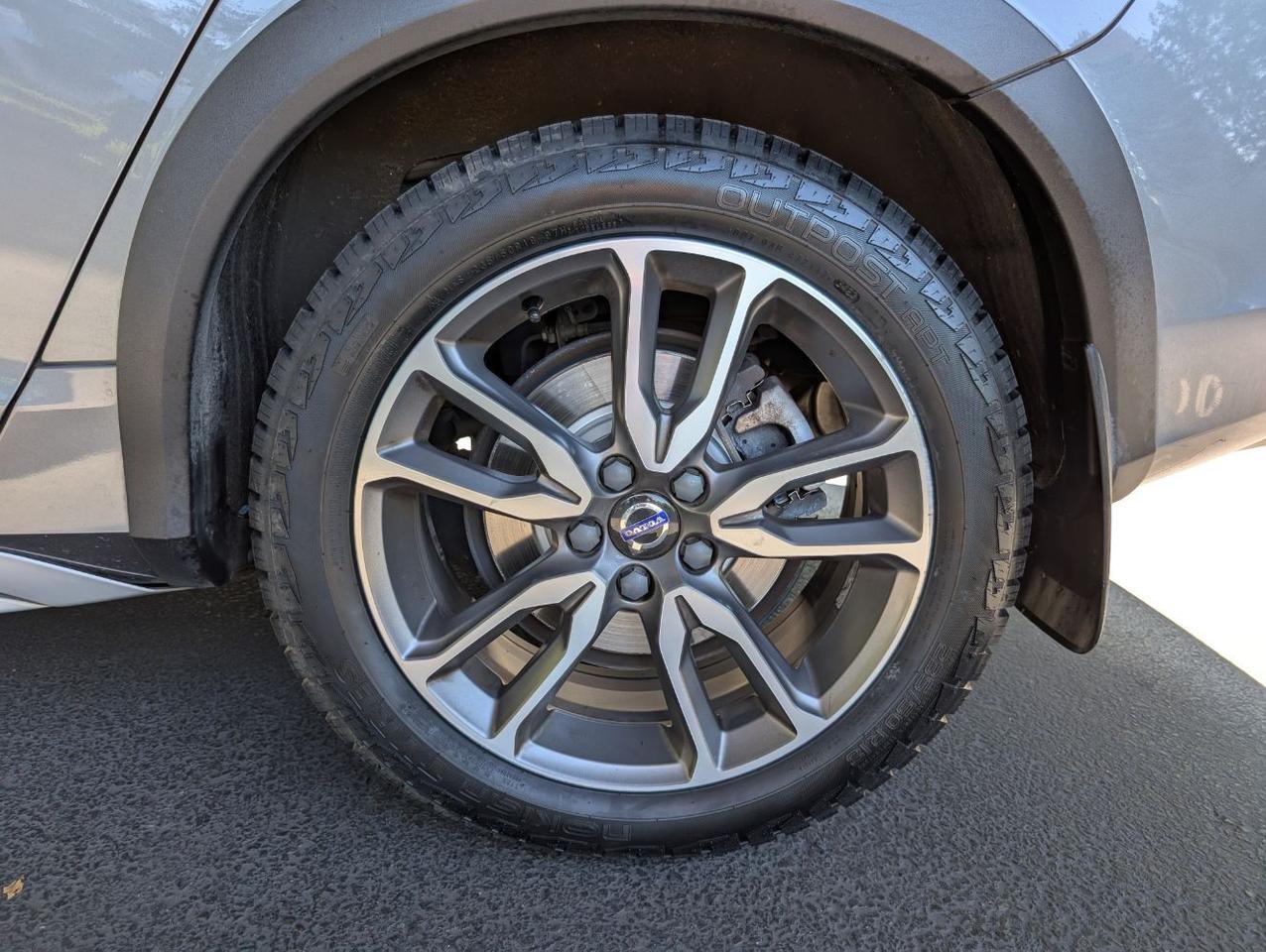 2018 Volvo V60 Cross Country T5 AWD | High Performance Audio, Blind Spot Information, Leather Heated Seats & Htd Wheel Portland OR