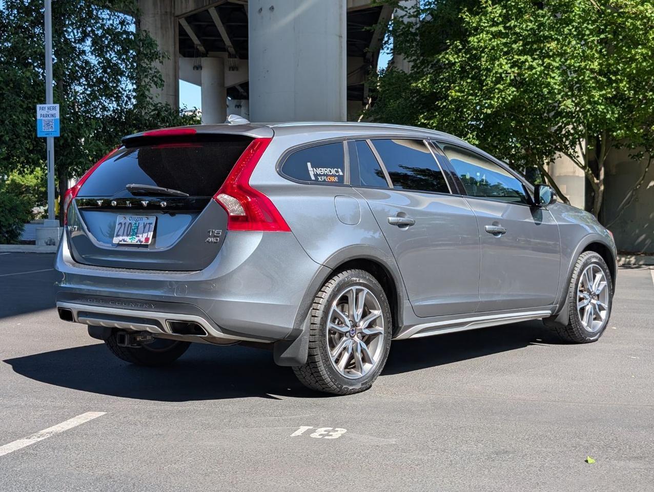 2018 Volvo V60 Cross Country T5 AWD | High Performance Audio, Blind Spot Information, Leather Heated Seats & Htd Wheel Portland OR