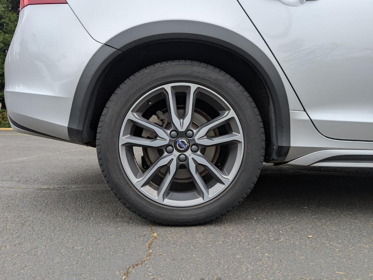 2018 Volvo V60 Cross Country T5 AWD Platinum | HK Premium Audio,  Adaptive Cruise, Auto Brake, Heated Seats & Wheel Portland OR