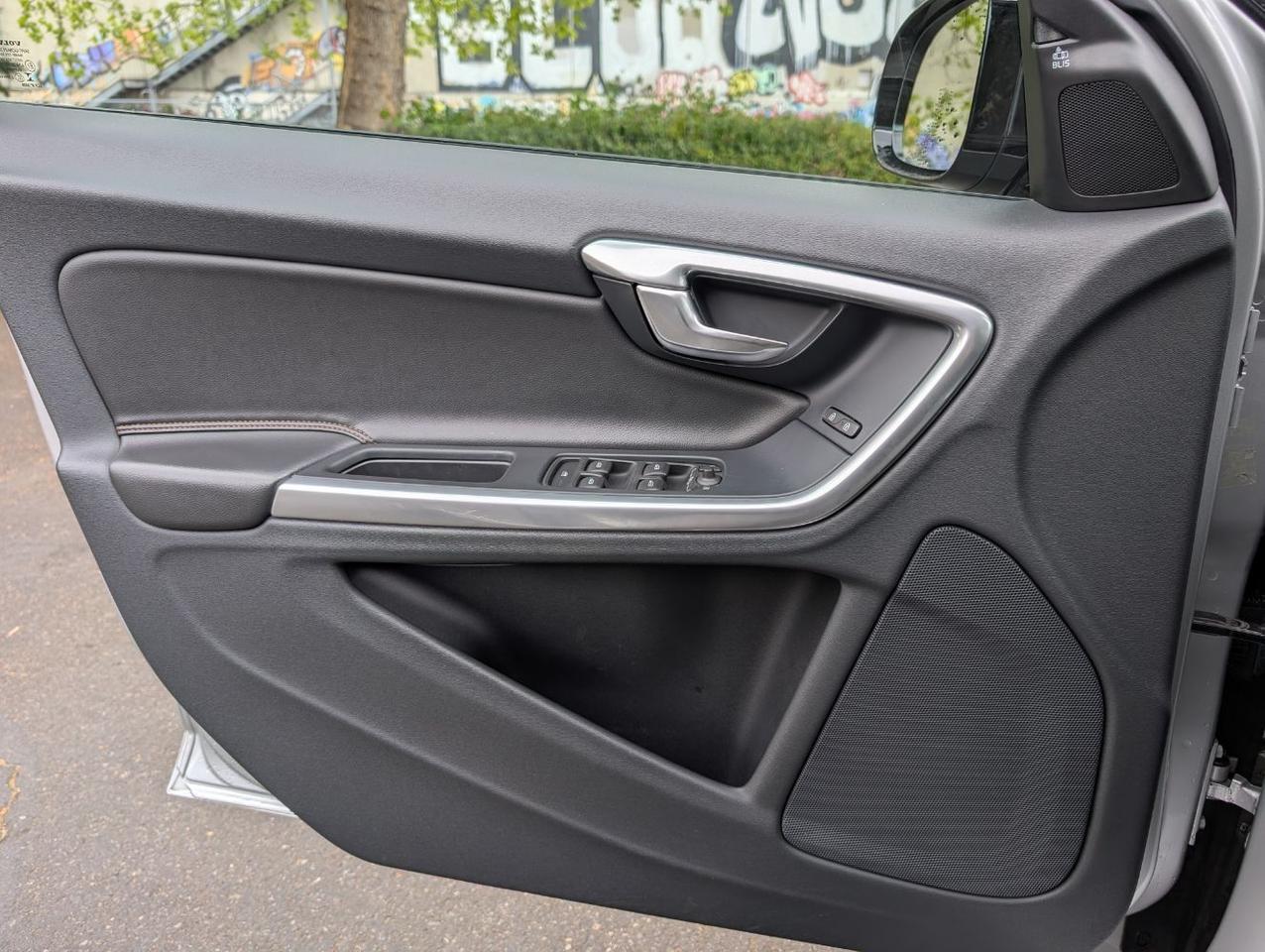 2018 Volvo V60 Cross Country T5 AWD Platinum | HK Premium Audio,  Adaptive Cruise, Auto Brake, Heated Seats & Wheel Portland OR