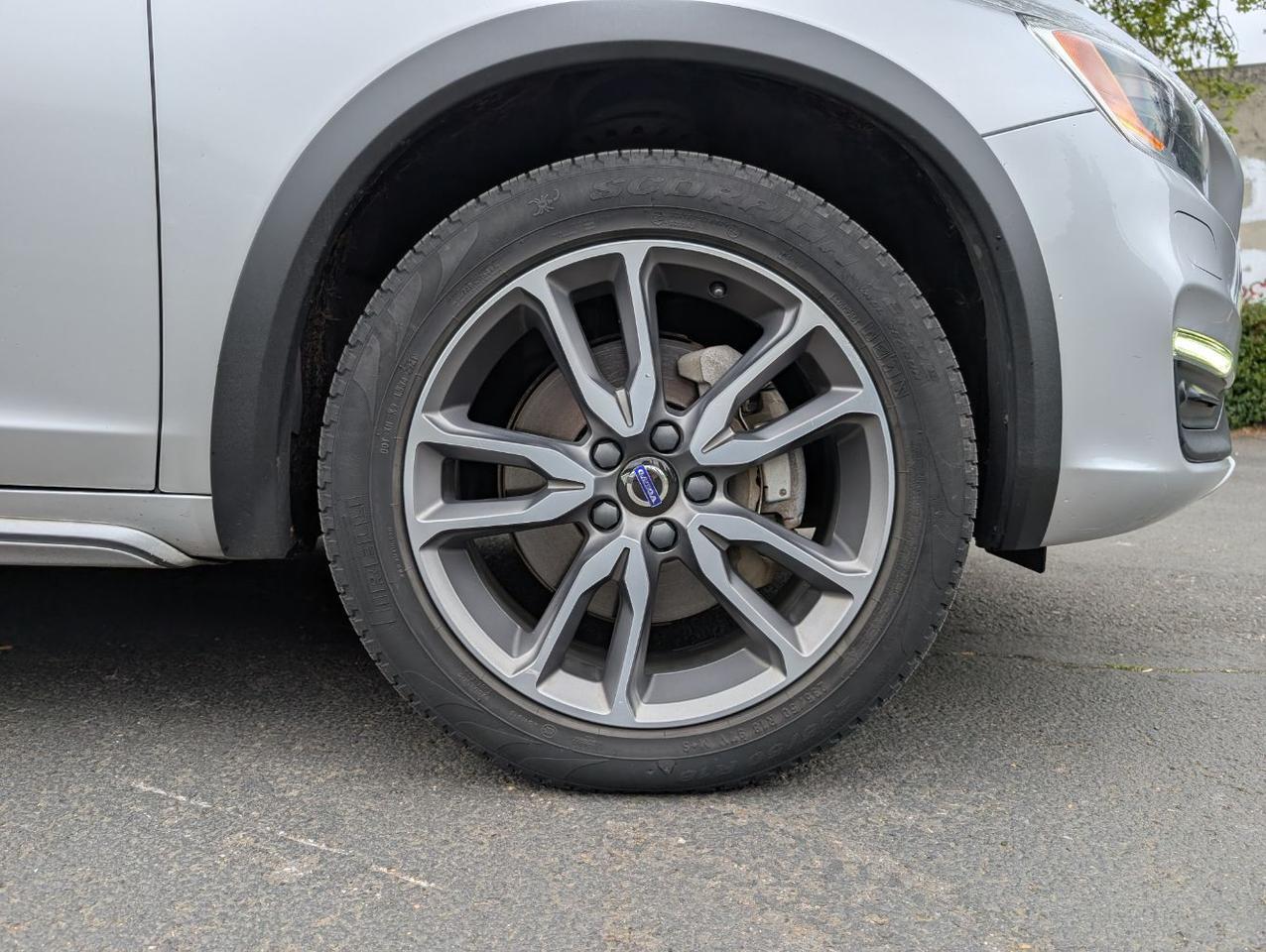 2018 Volvo V60 Cross Country T5 AWD Platinum | HK Premium Audio,  Adaptive Cruise, Auto Brake, Heated Seats & Wheel Portland OR