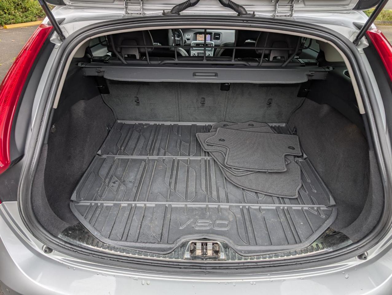 2018 Volvo V60 Cross Country T5 AWD Platinum | HK Premium Audio, Tech &amp; Convenience Pkg, Heated Seat Portland OR