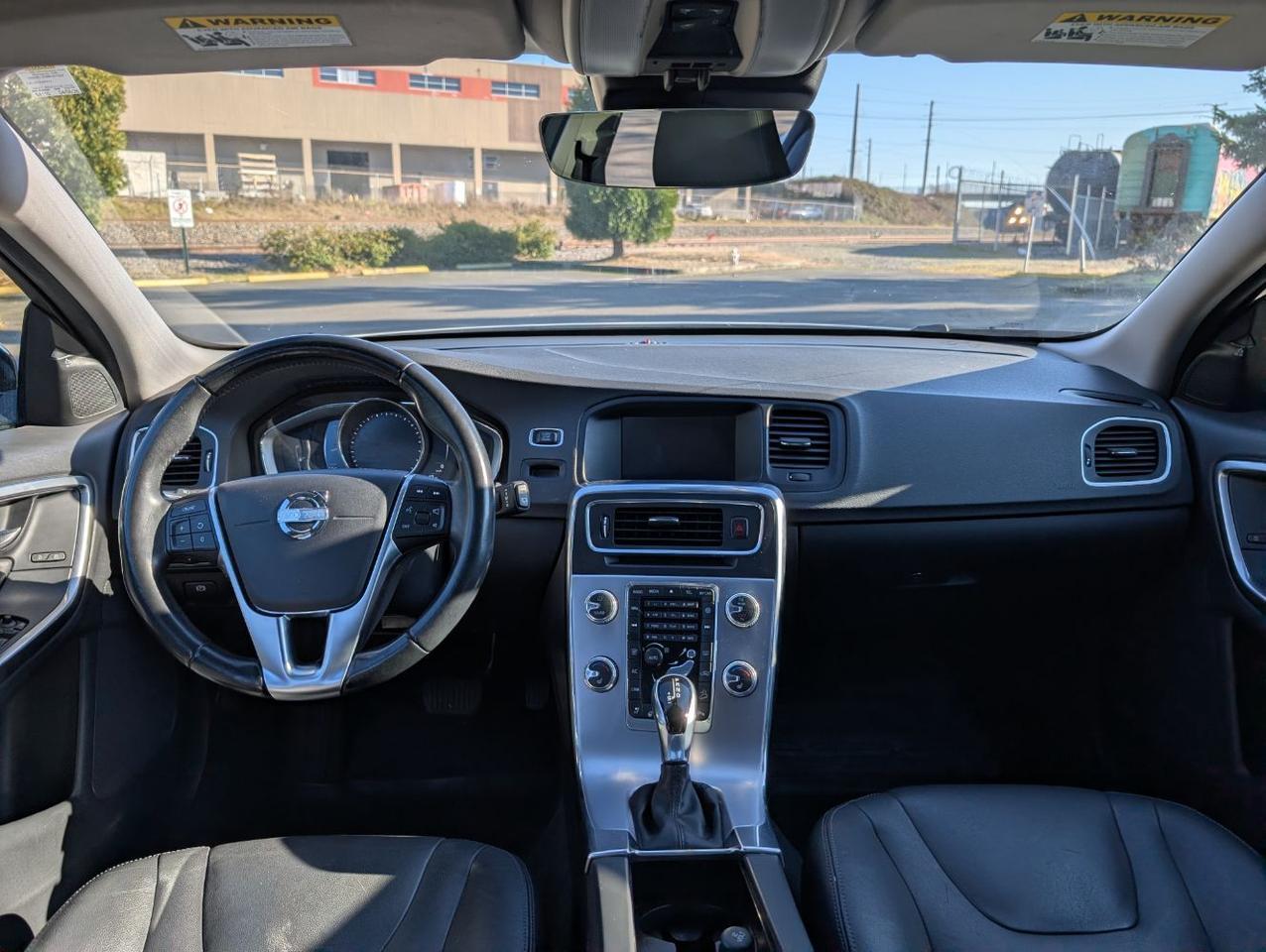 2018 Volvo V60 Cross Country T5 AWD Premier w/High Performance Audio, Blind Spot BLIS, Moon Roof, Leather Heated Seats & Wheel Portland OR