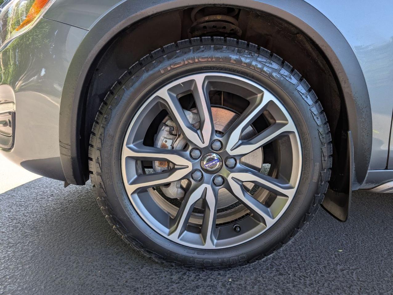 2018 Volvo V60 Cross Country T5 AWD w/High Performance Audio, Blind Spot Information, Leather Heated Seats & Heated Wheel Portland OR