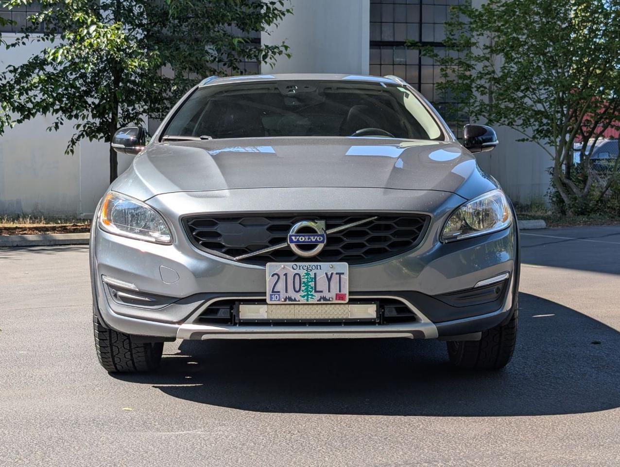2018 Volvo V60 Cross Country T5 AWD w/High Performance Audio, Blind Spot Information, Leather Heated Seats & Heated Wheel Portland OR