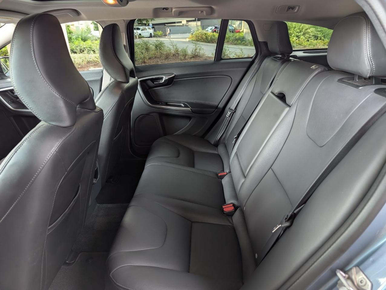 2018 Volvo V60 Cross Country T5 AWD w/High Performance Audio, Lane Keep, Cross Traffic Alert, Back up Ca Portland OR