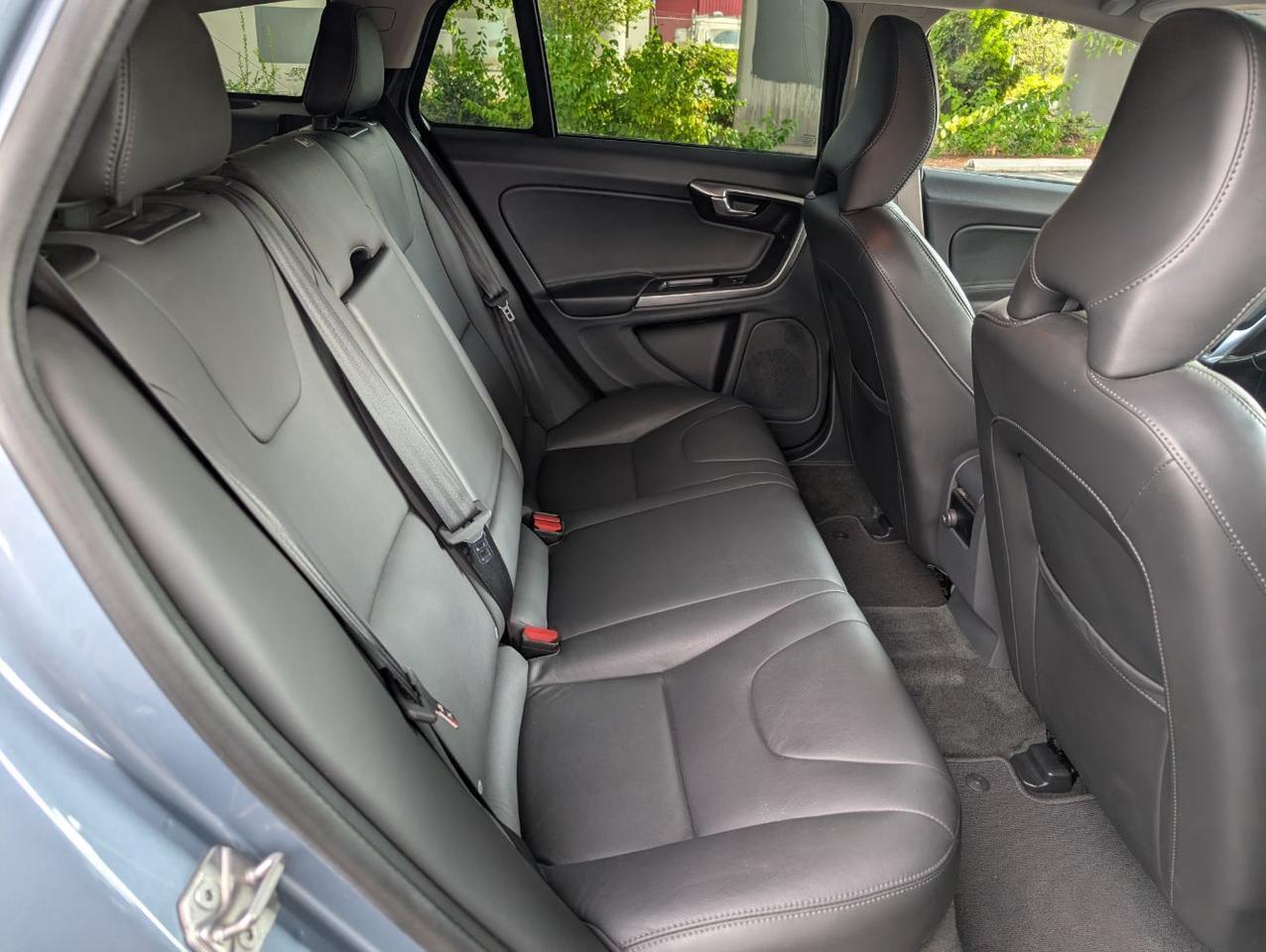 2018 Volvo V60 Cross Country T5 AWD w/High Performance Audio, Lane Keep, Cross Traffic Alert, Back up Ca Portland OR