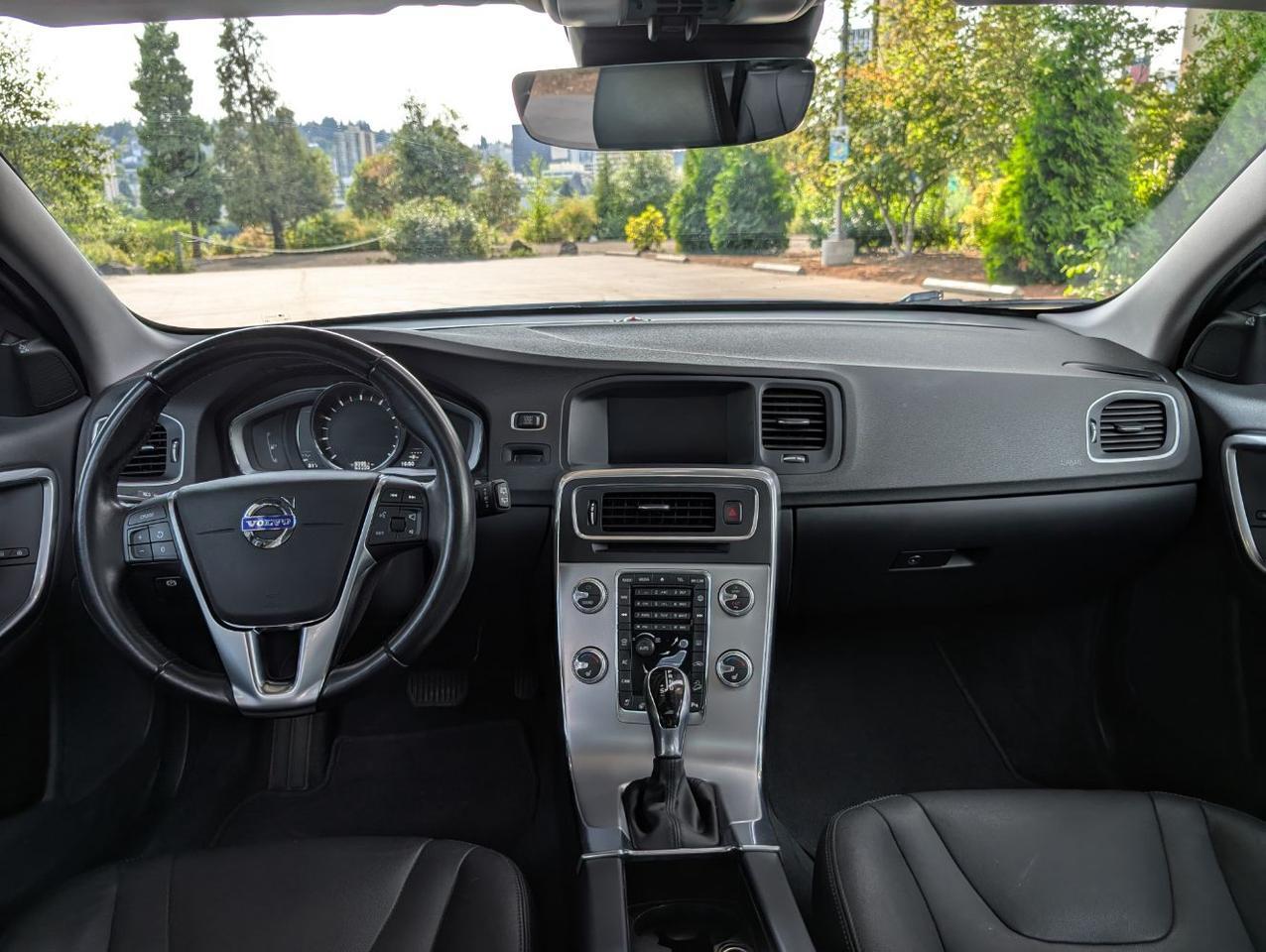 2018 Volvo V60 Cross Country T5 AWD w/High Performance Audio, Lane Keep, Cross Traffic Alert, Back up Ca Portland OR
