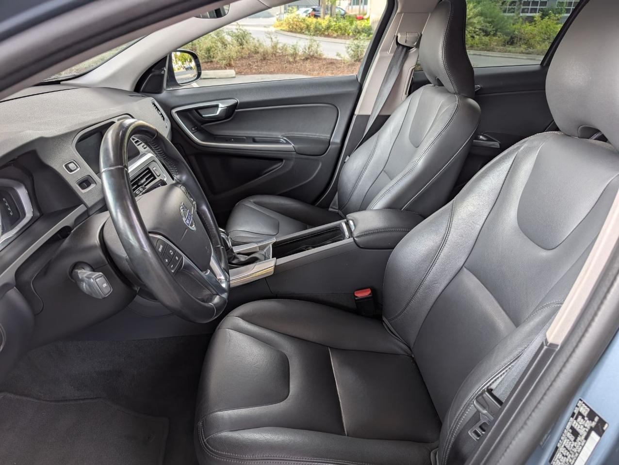 2018 Volvo V60 Cross Country T5 AWD w/High Performance Audio, Lane Keep, Cross Traffic Alert, Back up Ca Portland OR