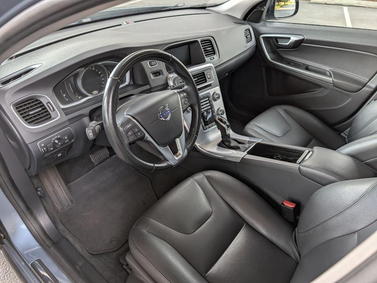 2018 Volvo V60 Cross Country T5 AWD w/High Performance Audio, Lane Keep, Cross Traffic Alert, Back up Ca Portland OR