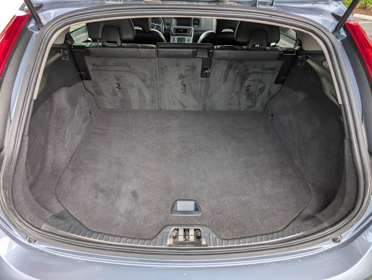 2018 Volvo V60 Cross Country T5 AWD w/High Performance Audio, Lane Keep, Cross Traffic Alert, Back up Ca Portland OR